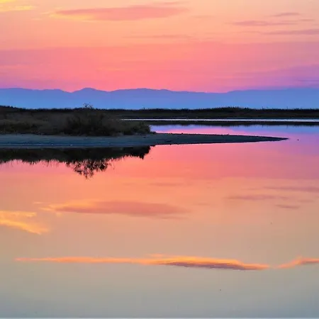 Infinite Blue Horizon Elegance Hospitality Villa *