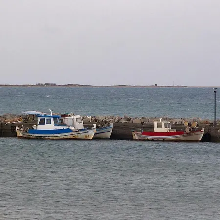 Infinite Blue Horizon Elegance Hospitality Villa *