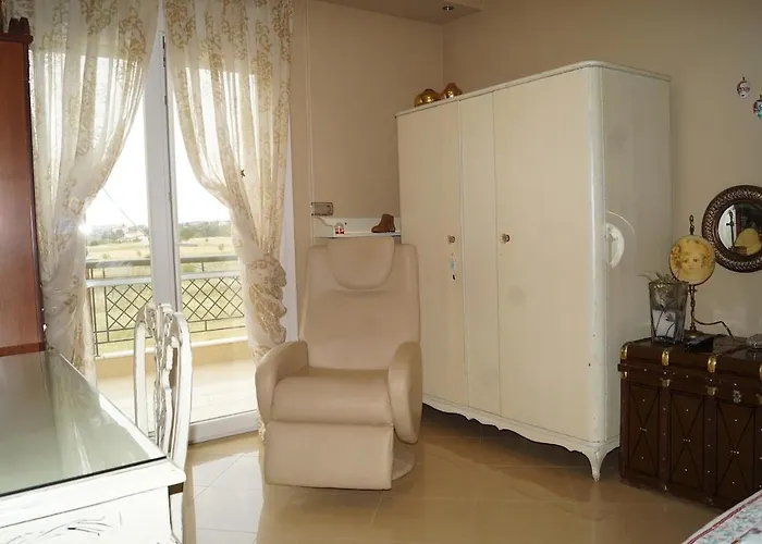 Infinite Blue Horizon Elegance Hospitality 에파노미